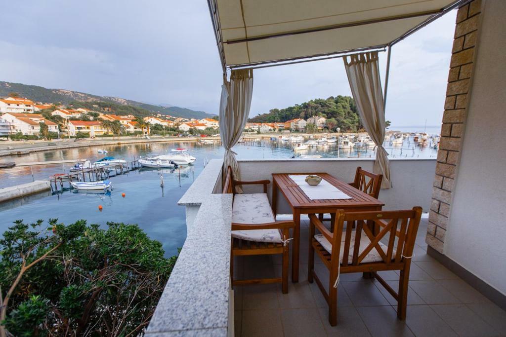 Apartmani Maris III Rab Town Kültér fotó